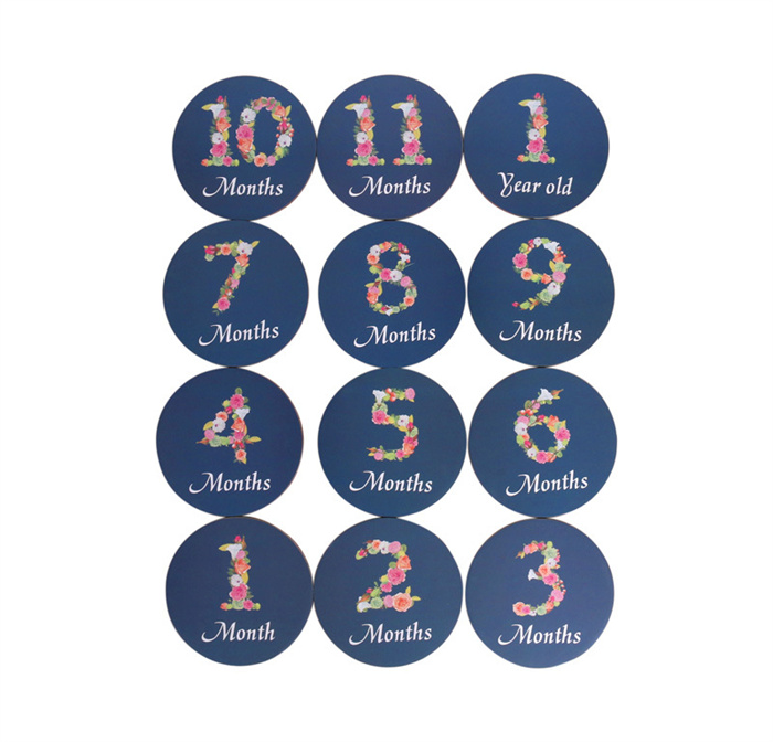 Round wooden printed baby milestones1.jpg